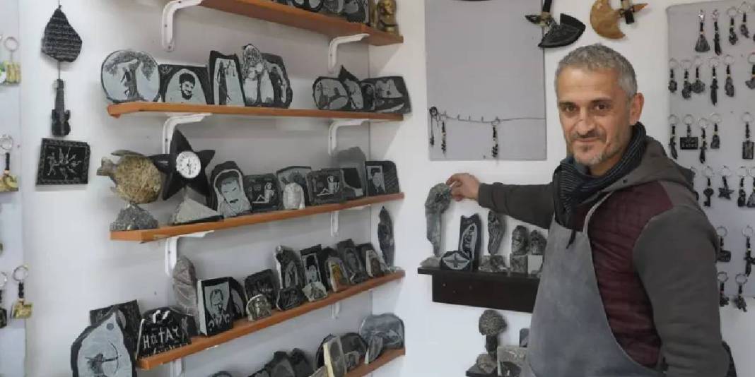 Hobi diye başladı hayal edemeyeceği noktaya ulaştı! 25 yıllık emek: Ekmeğini gerçekten ‘Taştan’ çıkarıyor 2